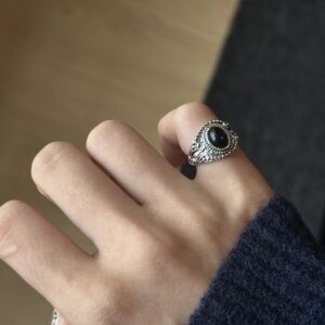Medieval Onyx Pinky Ring – Vintage Black Stone Medieval Onyx Pinky Ring – Vintage Black Stone