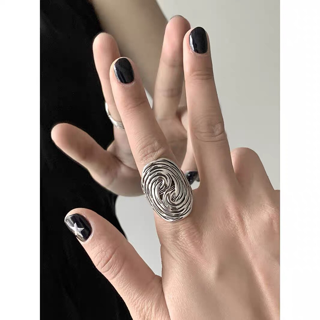 Vintage Floral Cluster Ring – Antique Metal Carved Vintage Floral Cluster Ring – Antique Metal Carved