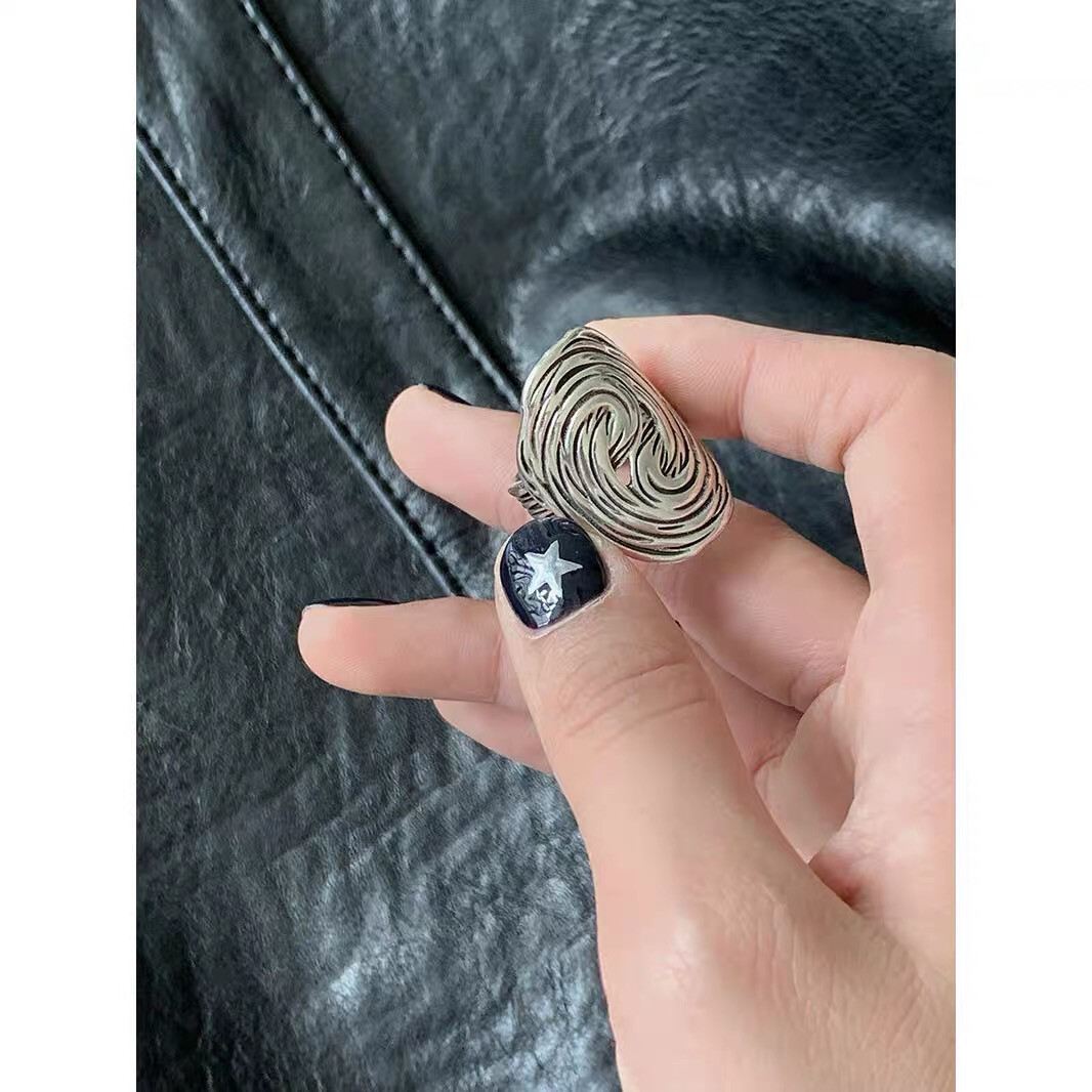 Vintage Floral Cluster Ring – Antique Metal Carved Vintage Floral Cluster Ring – Antique Metal Carved